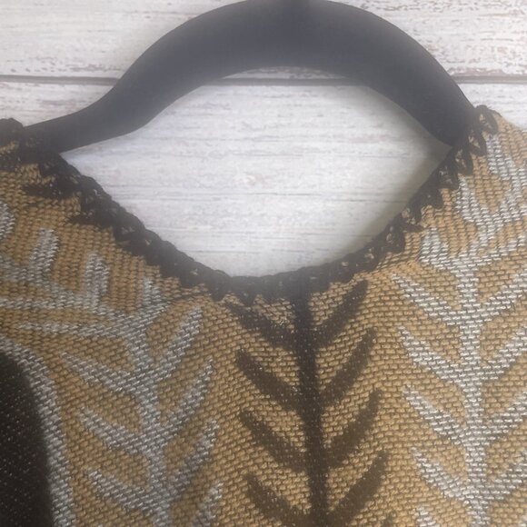 Corralle Poncho One Size Fits All Southwestern Aztec Western Style Lightweight - Picture 6 of 13